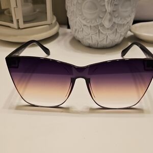 Quay Come Thru Sunglasses